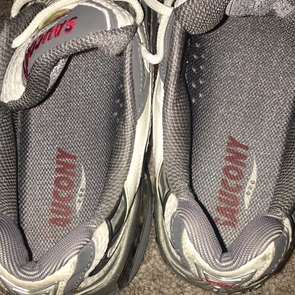 saucony 3d grid regulate